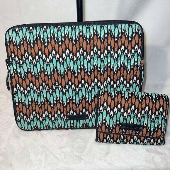 Vera Bradley Multicolor Geometric Tablet eReader Sleeve with Matching Wallet - Picture 1 of 10